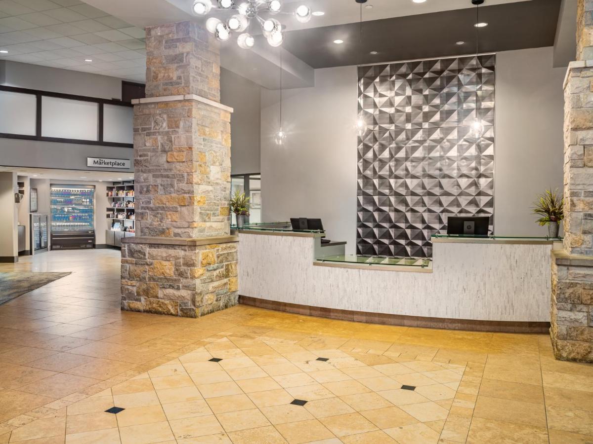 Hotel Crowne Plaza Milwaukee South By Ihg Exterior foto